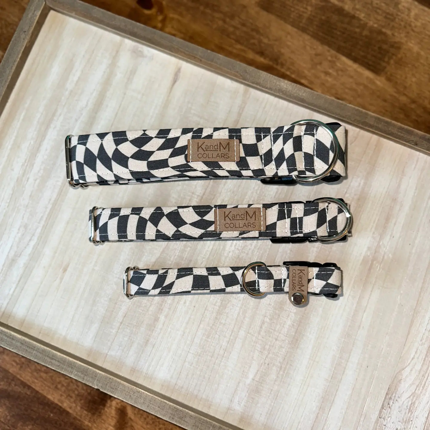 K&M Wavy Black Checkered Collar